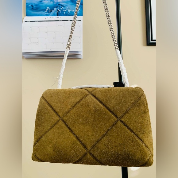 Tory Burch Kira Small Diamond Quilted Convertible Shoulder Bag - Picture 8 of 9